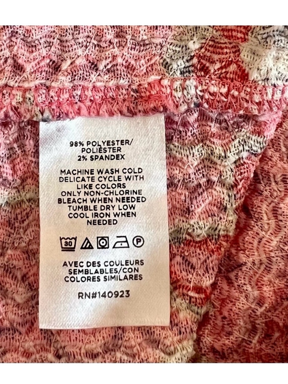 Ann Taylor LOFT Strawberry Pink Ruffled Puff Sleeve Floral Blouse. - Picture 10 of 11